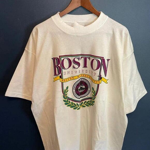 Jasper
D Other - 90s Boston University Retro College Graphic Unisex T-Shirt